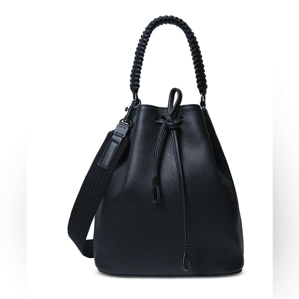 Callista Bucket Bag 23 Black Grained Leather